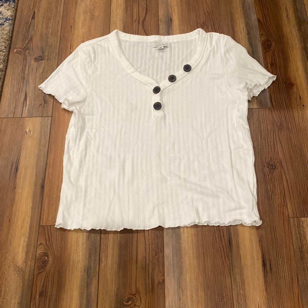 XXL White American Eagle top.  NWT. V-neck w/small ruffles on sleeves & bottom